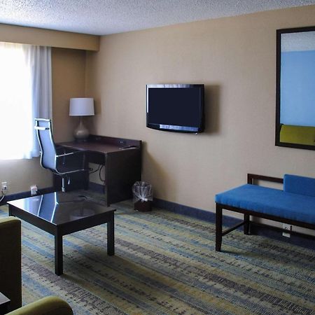 Clarion Hotel Conference Center - North Lexington Extérieur photo
