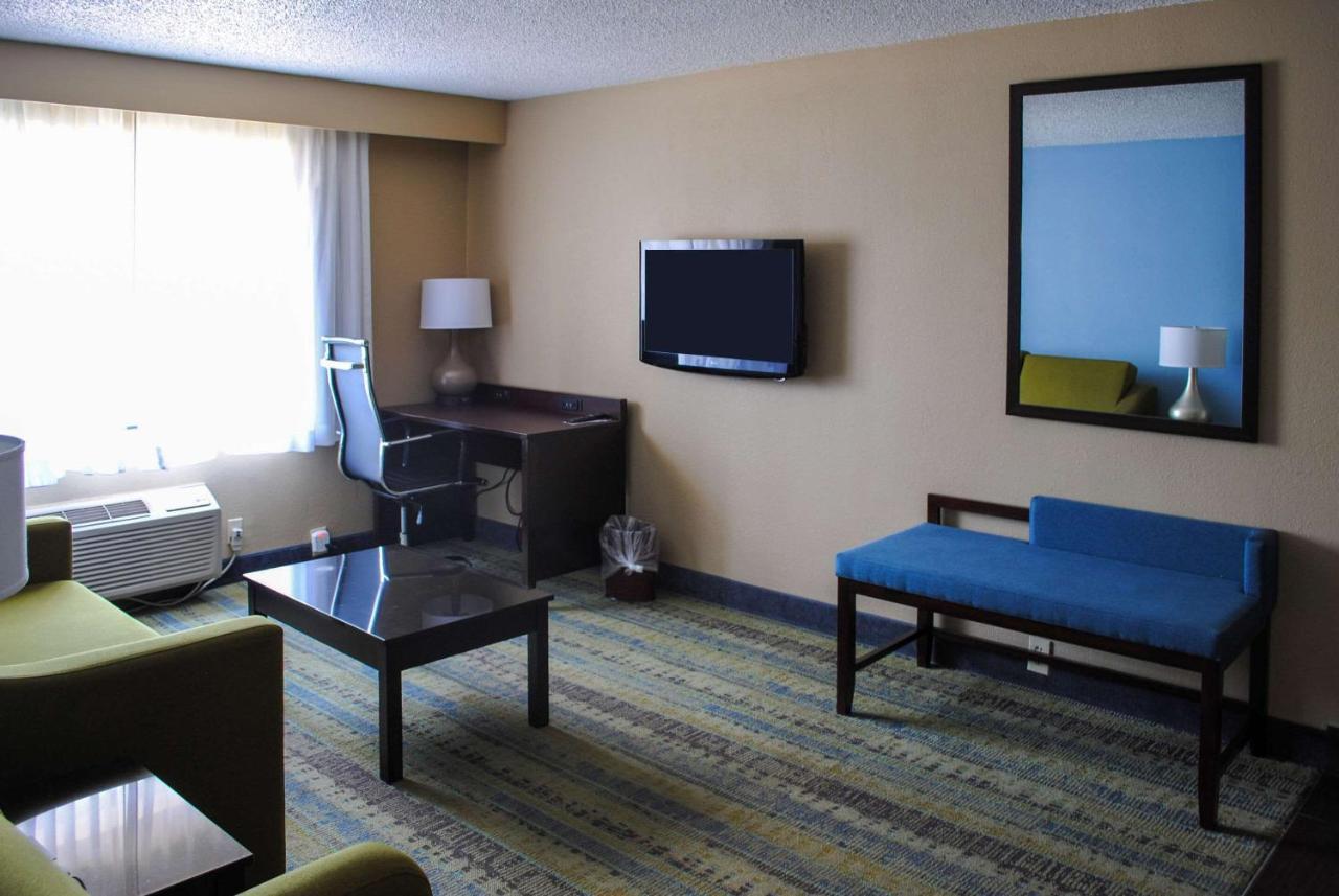 Clarion Hotel Conference Center - North Lexington Extérieur photo