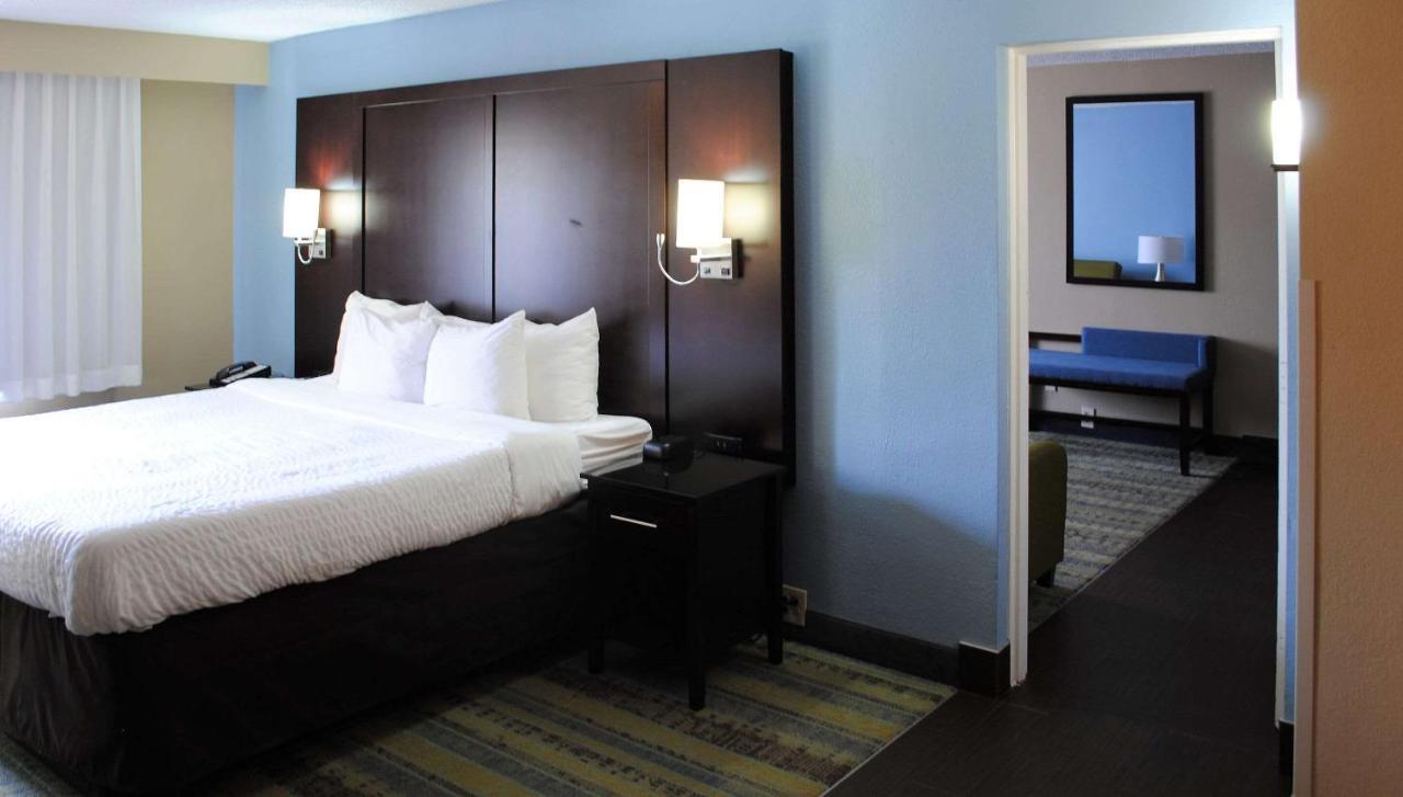 Clarion Hotel Conference Center - North Lexington Extérieur photo
