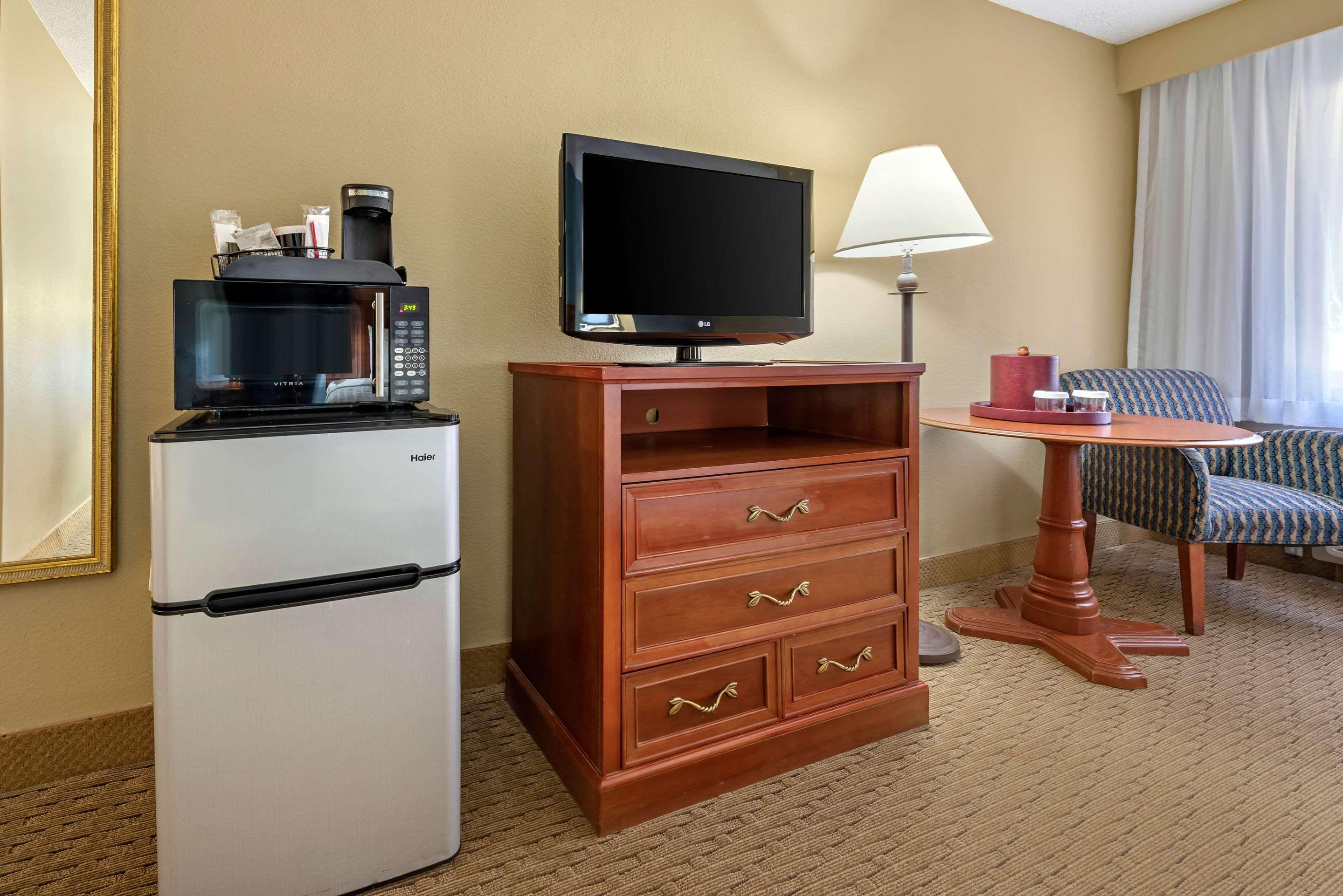 Clarion Hotel Conference Center - North Lexington Extérieur photo