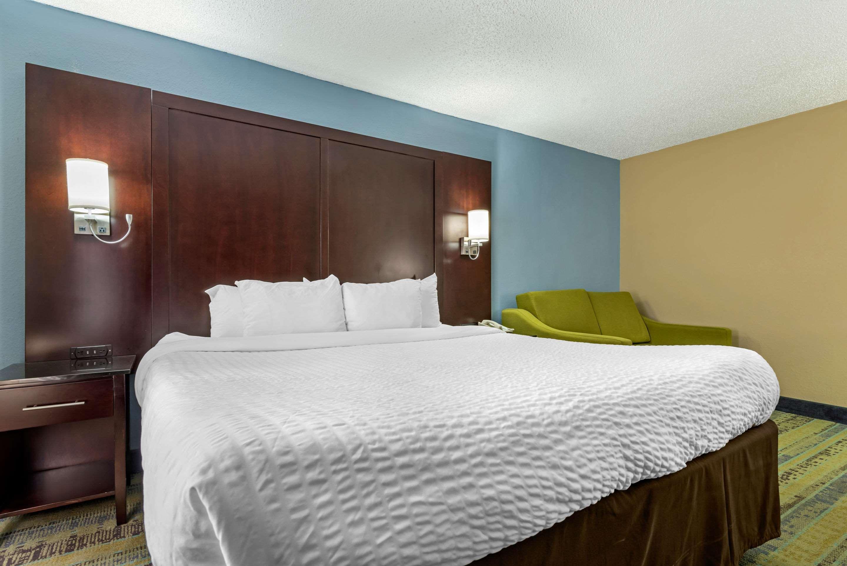 Clarion Hotel Conference Center - North Lexington Extérieur photo