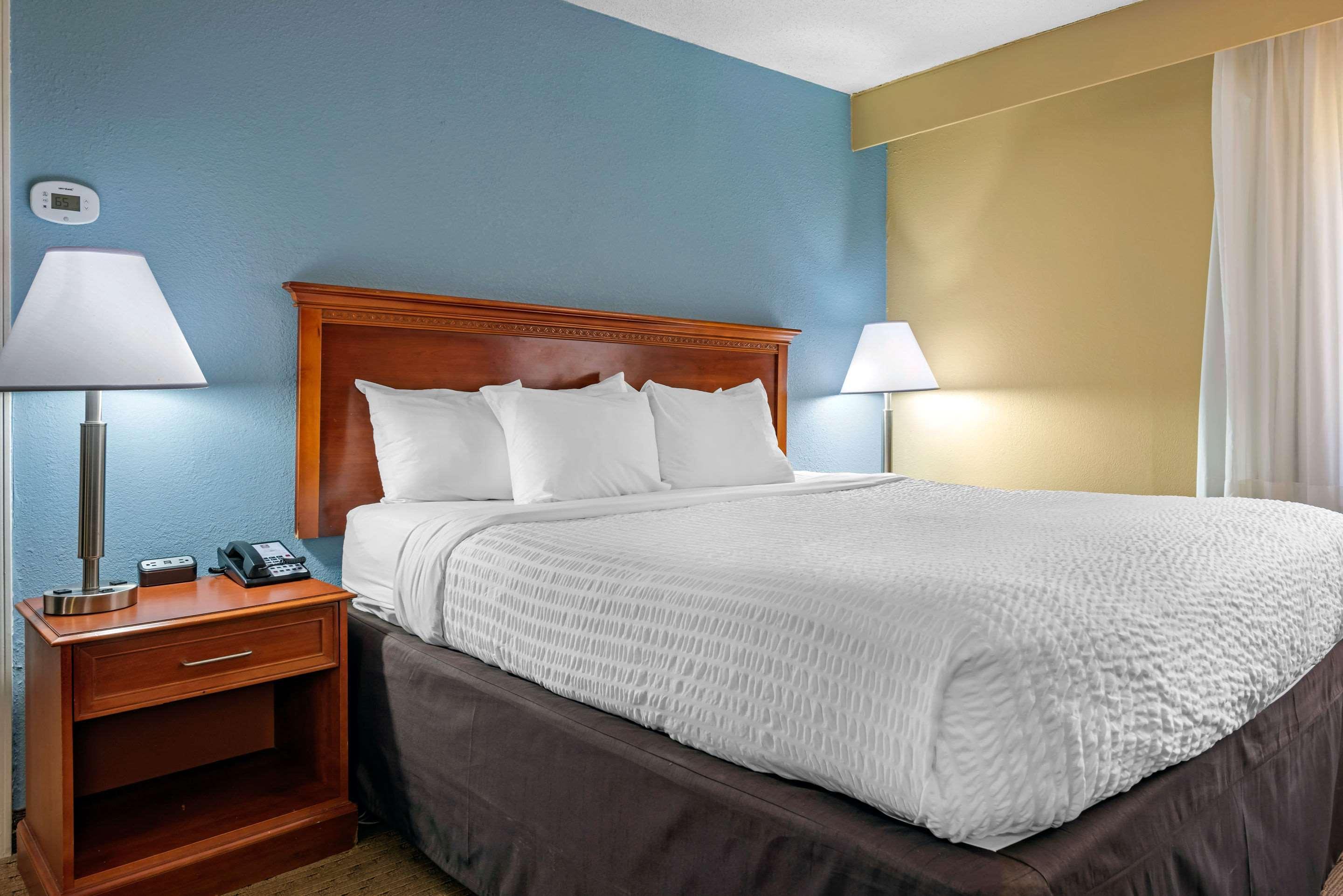 Clarion Hotel Conference Center - North Lexington Extérieur photo