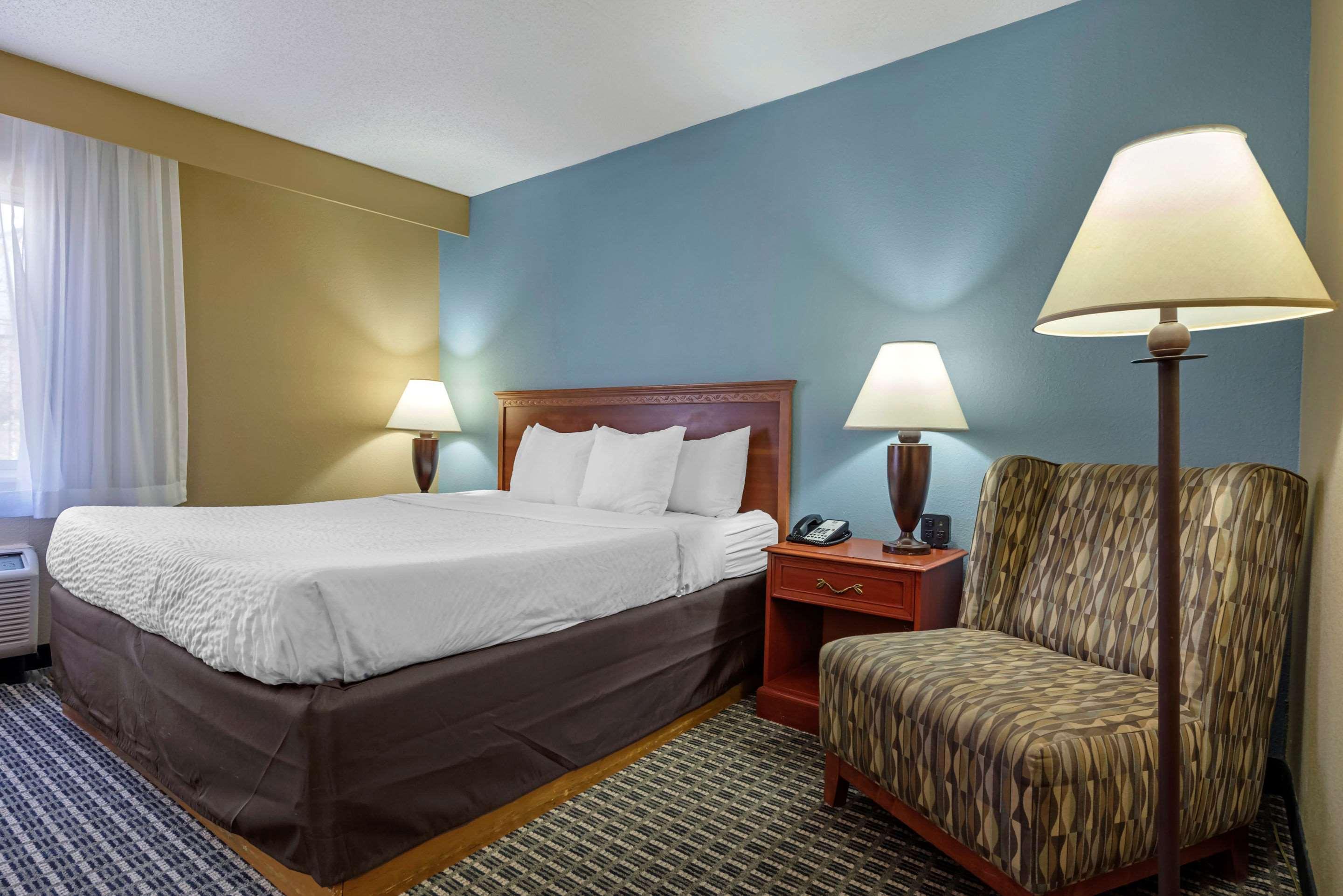 Clarion Hotel Conference Center - North Lexington Extérieur photo