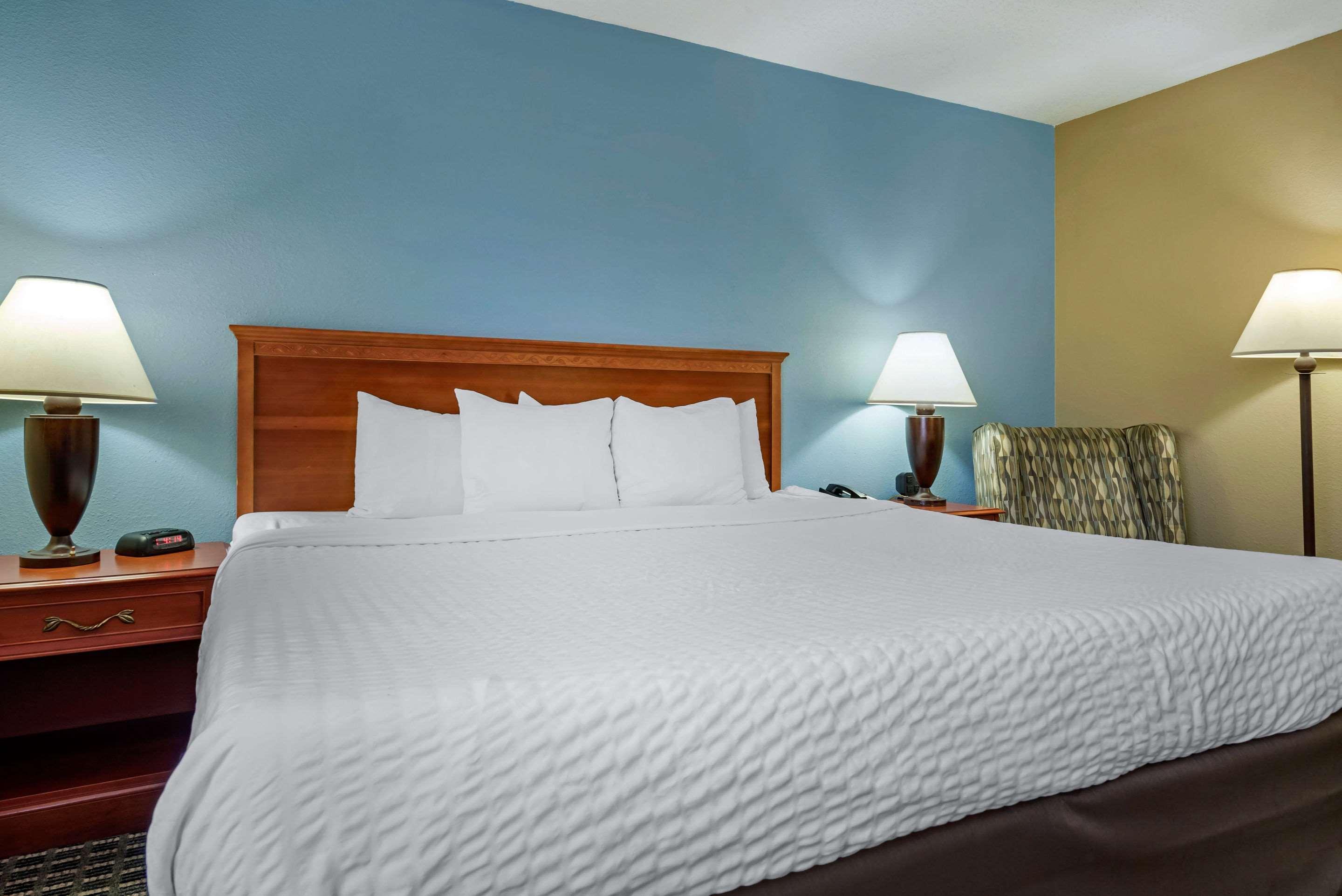 Clarion Hotel Conference Center - North Lexington Extérieur photo