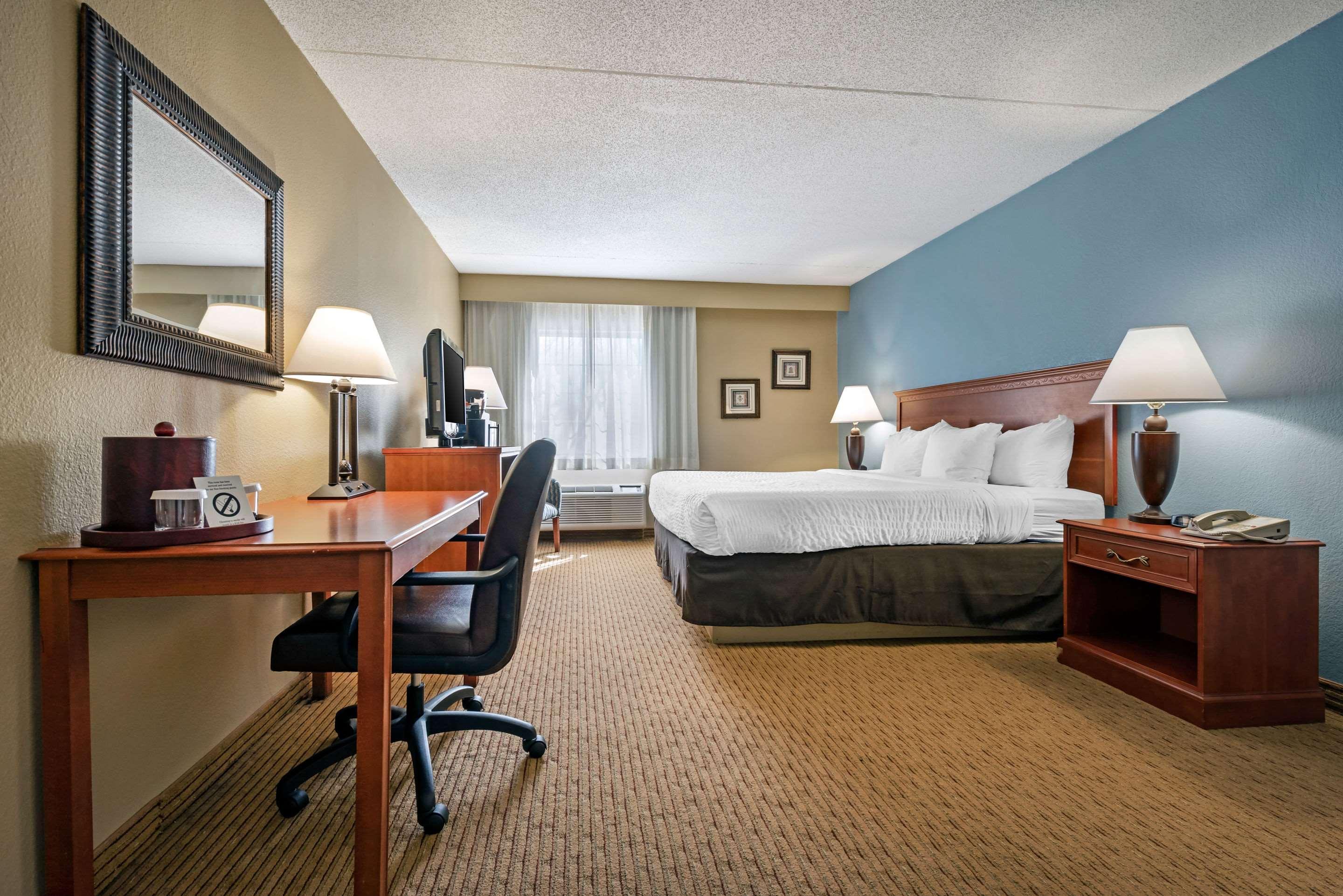 Clarion Hotel Conference Center - North Lexington Extérieur photo