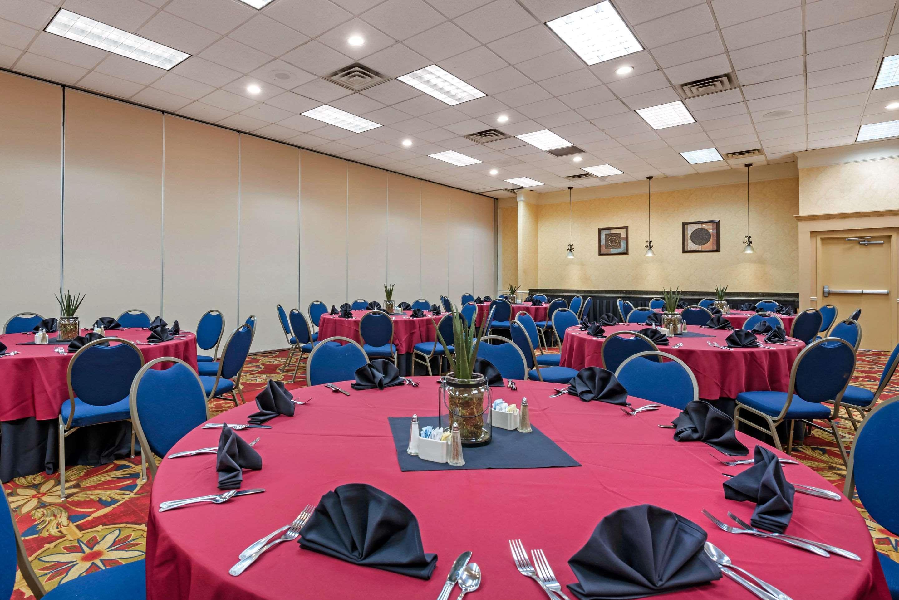 Clarion Hotel Conference Center - North Lexington Extérieur photo