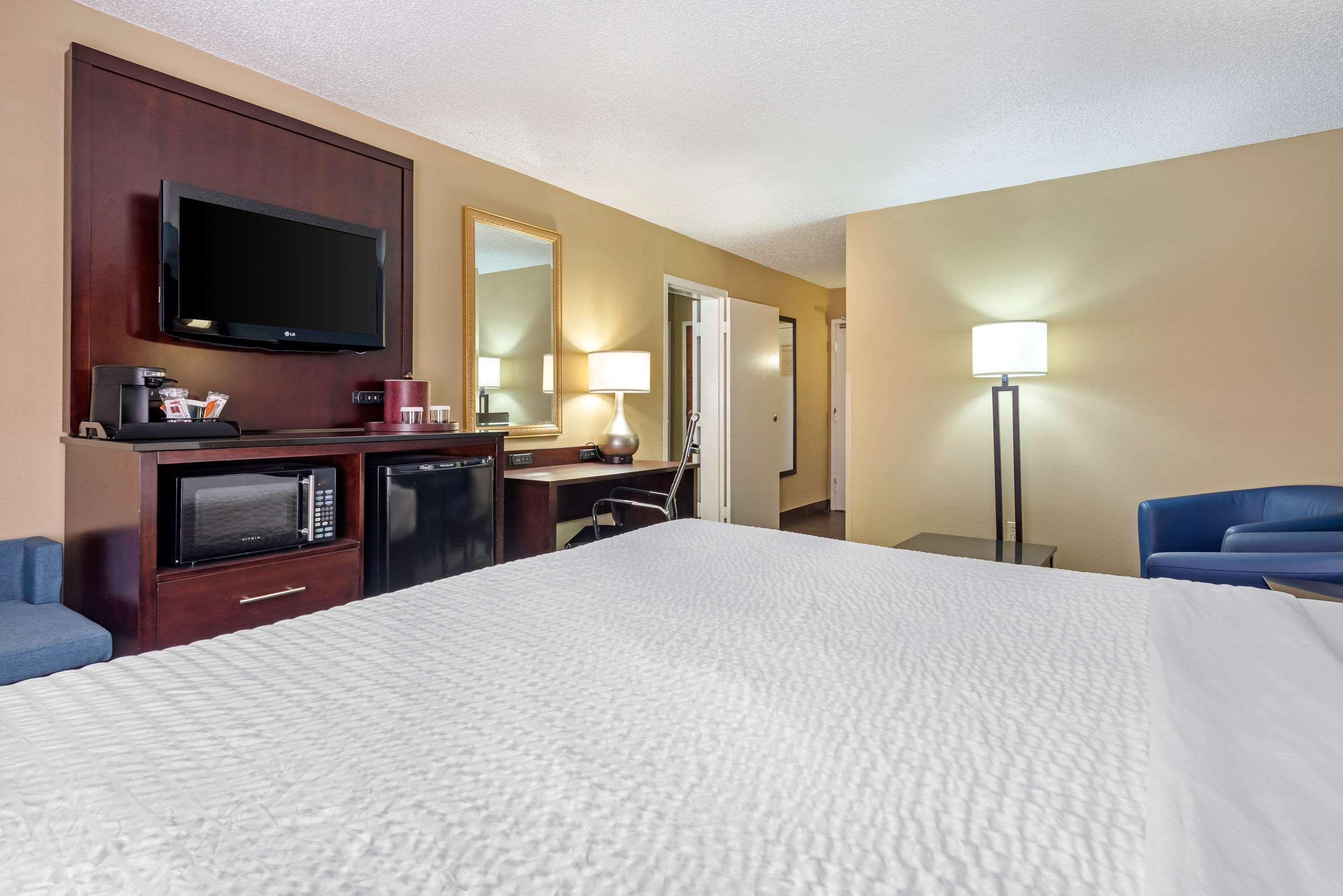 Clarion Hotel Conference Center - North Lexington Extérieur photo