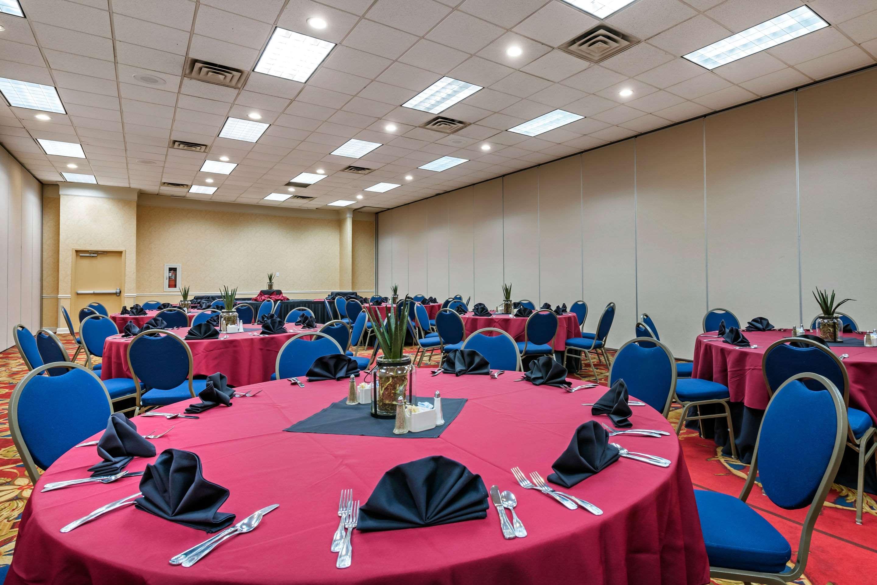 Clarion Hotel Conference Center - North Lexington Extérieur photo