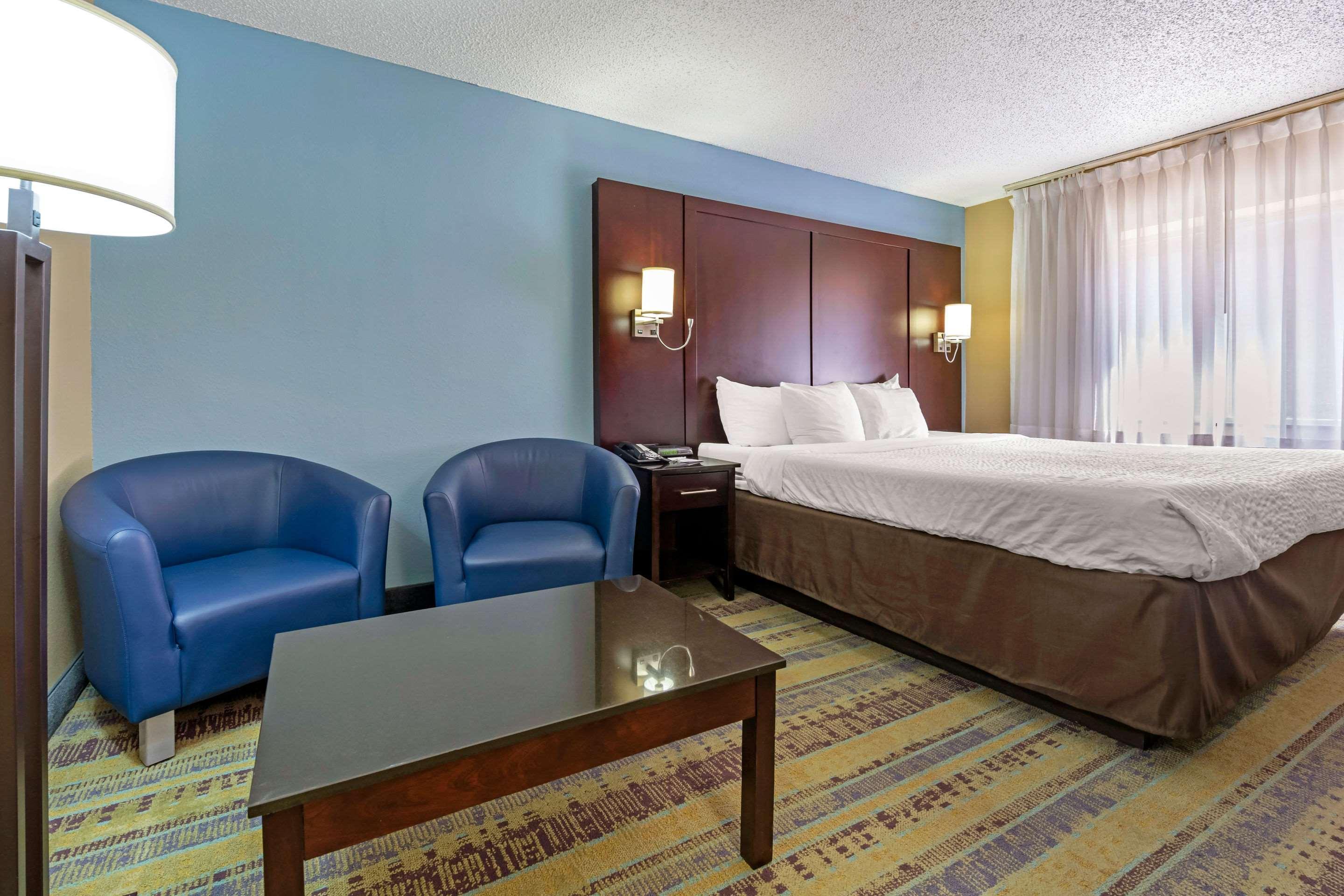Clarion Hotel Conference Center - North Lexington Extérieur photo